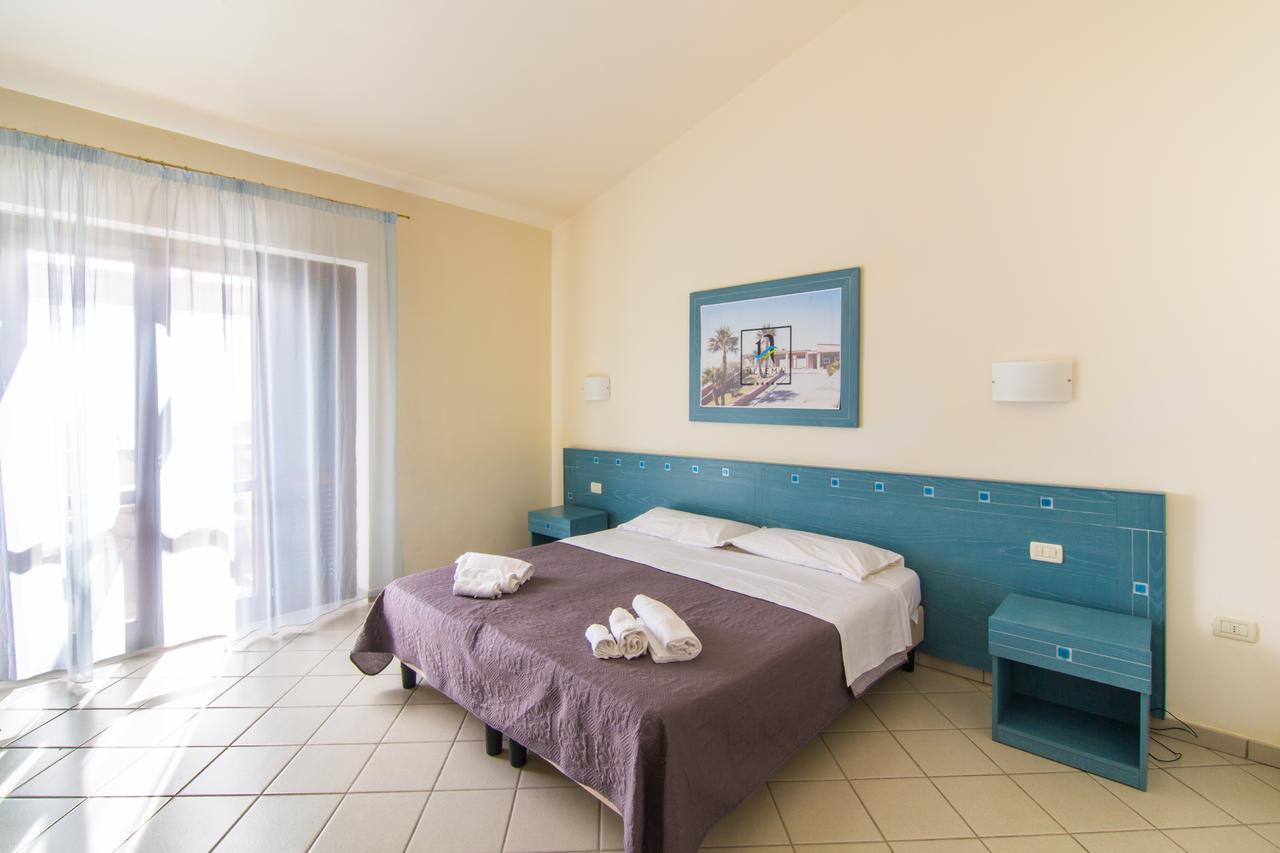 Nelema Village Resort Сан-Никола-Арчелла Номер фото