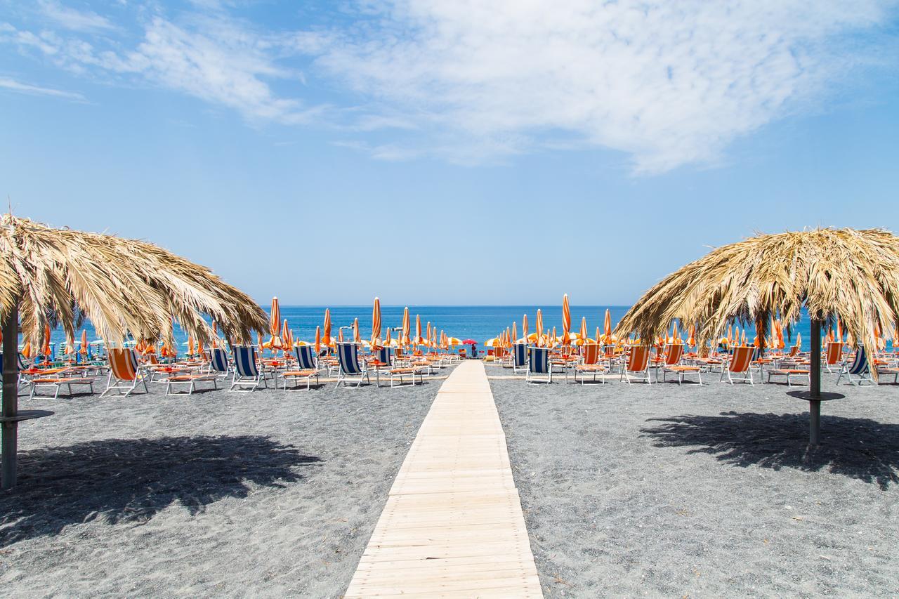 Nelema Village Resort Сан-Никола-Арчелла Экстерьер фото