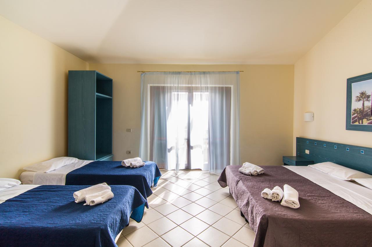 Nelema Village Resort Сан-Никола-Арчелла Номер фото